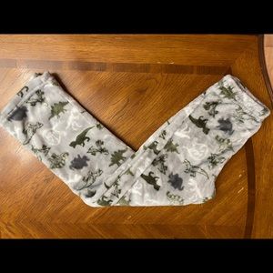 Boys pajamas dinosaur print super soft and super cute size 10-12